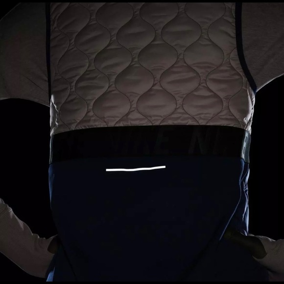 Nike Aerolayer Running Gilet Vest $100 Women’s - Picture 6 of 8